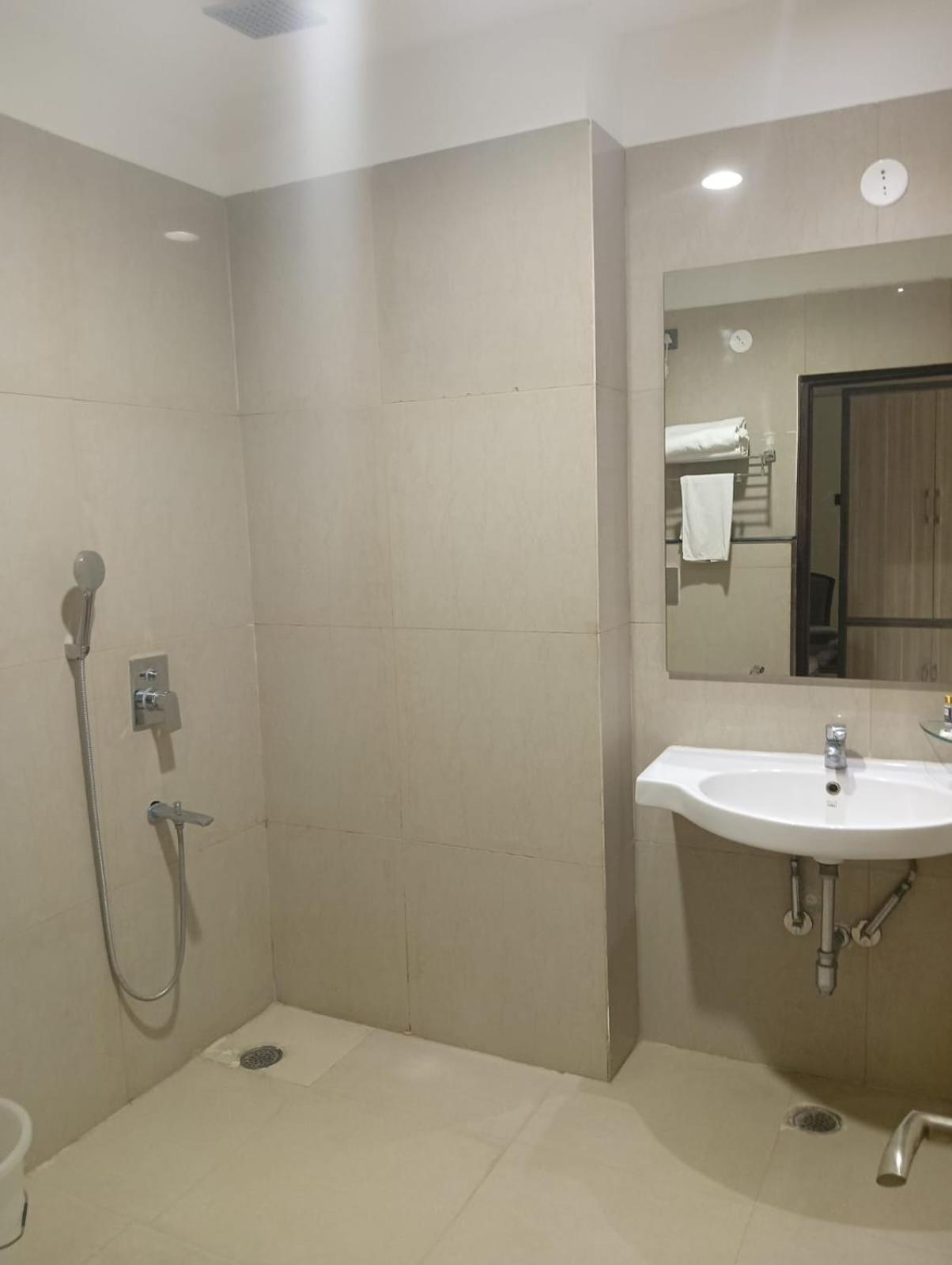 Hotel Pt Moolraj Residency Una  Exterior foto